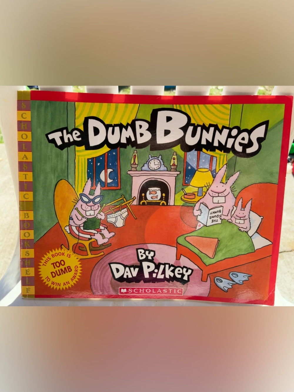 Scholastic The Dumb Bunnies Book - Red, Green, Yellow, Pink
